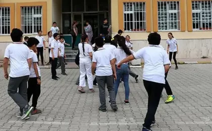 Çanakkale’de Okullarda Yeni Dönem: MEB’den Cep Telefonu, Kayıt Parası ve Veli Ziyareti Kararı