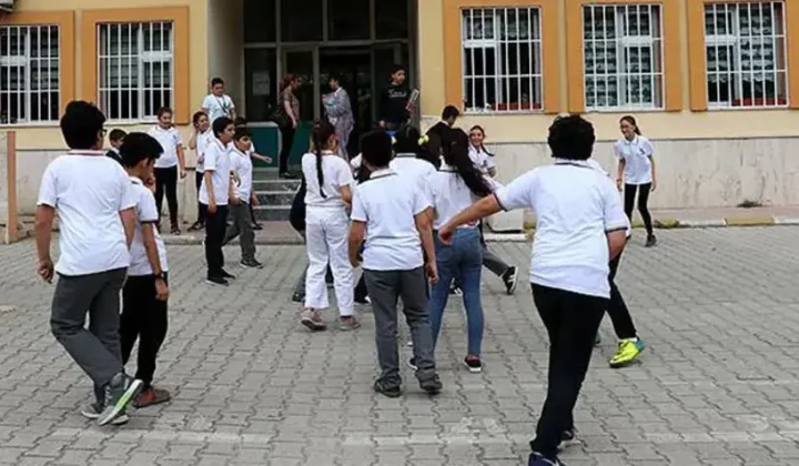 Çanakkale’de Okullarda Yeni Dönem: MEB’den Cep Telefonu, Kayıt Parası ve Veli Ziyareti Kararı